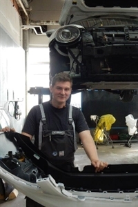 Ausbildung als Karosserie- und Fahrzeugbaumechaniker bei der VGRD GmbH / Berlin Ausbildung als Karosserie- und Fahrzeugbaumechaniker bei der VGRD GmbH / Berlin