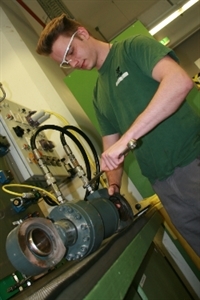 Ausbildung als Industriemechaniker bei der UPM GmbH Ausbildung als Industriemechaniker bei der UPM GmbH