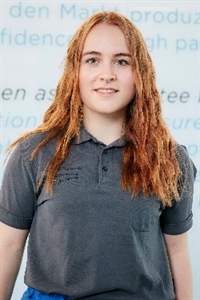 Ronja (22), Mechatronikerin