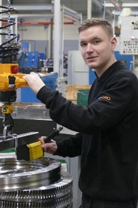 Nils (19), Maschinen- und Anlagenführer