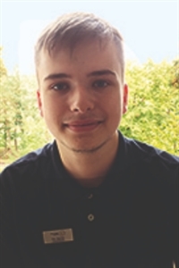 Nils (18), Sozialversicherungsfachangestellte/r