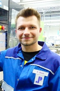 Krystian (26), Verfahrensmechaniker für Kunststoff- und Kautschuktechnik