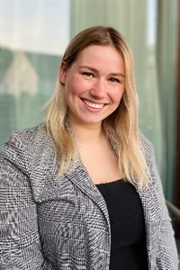 Denise Annabell (26), Kauffrau für Groß- und Außenhandelsmanagement