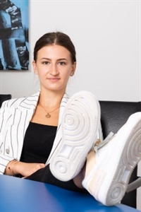 Jessica (22), Steuerfachangestellte
