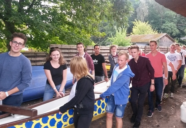 D+H Mechatronic AG: Azubifahrt - 3 Muskel Tour in Ratzeburg /   die 1 Etappe Drachenboot