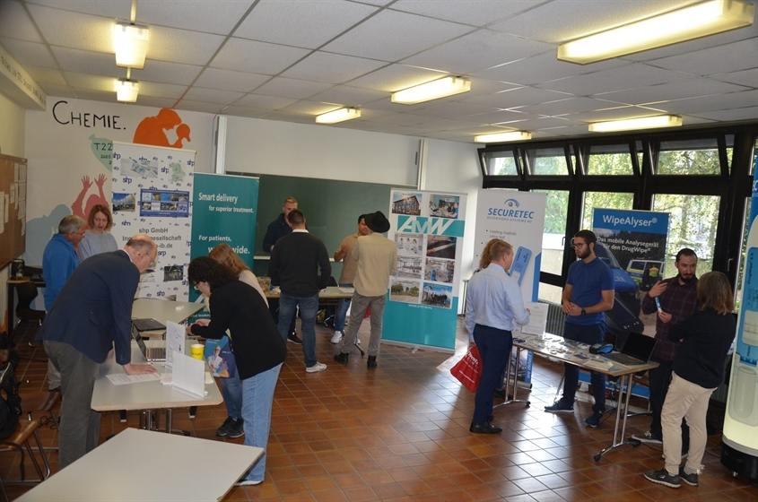 Chemieschule Dr. Erwin Elhardt Bild 8 Chemieschule Dr. Erwin Elhardt Bild 8