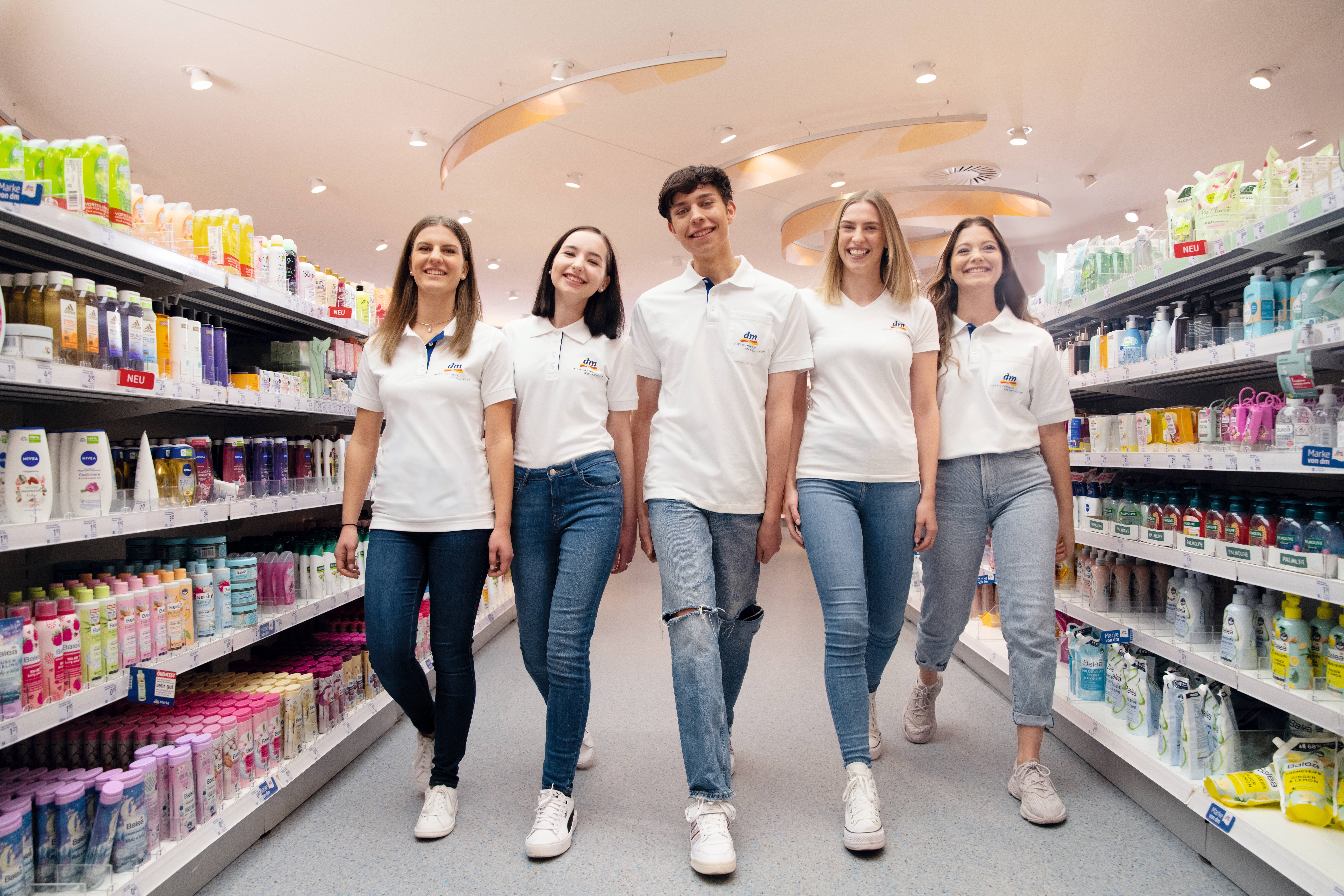 dm-drogerie markt GmbH + Co. KG Bild 1