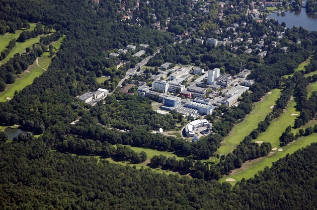 Helmholtz-Zentrum Berlin für Materialien und Energie GmbH: Blick auf den HZB-Campus Berlin Wannsee