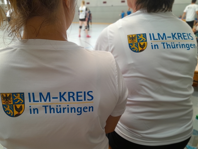 Landratsamt Ilm-Kreis K.d.ö.R: sportlich unterwegs zum Volleyballturnier