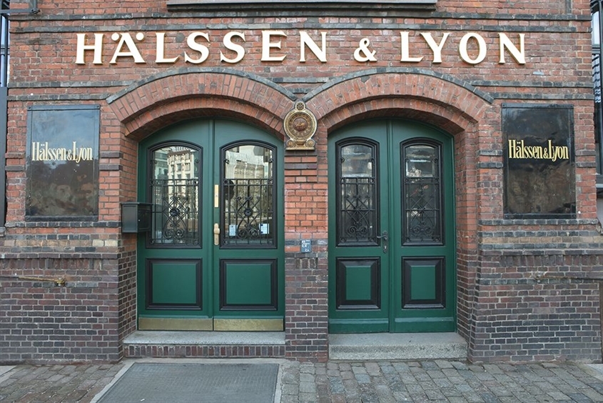 Hälssen & Lyon GmbH: Unsere Geschäftsräume liegen mitten in der Hamburger Speicherstadt - und das seit 1879!