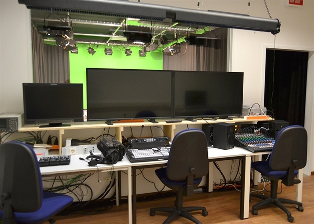 HMKW - Hochschule für Medien, Kommunikation und Wirtschaft: Regieraum des TV-Studios am Campus Köln