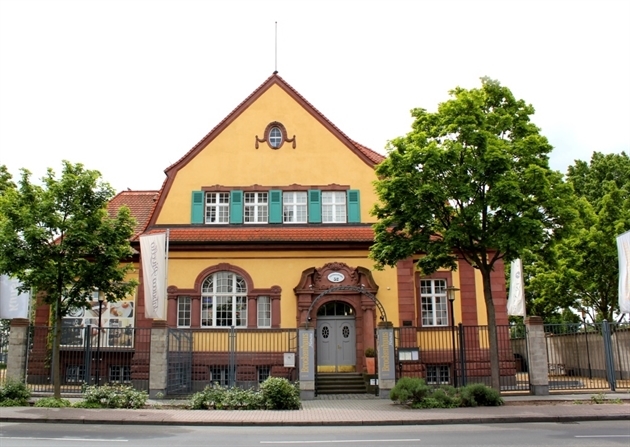 Behinderten-Werk Main-Kinzig e.V.: Unser Brockenhaus in Hanau - Café, KunstRaum und Zigarrenmanufaktur bieten Arbeitsplätze für Menschen mit Behinderung