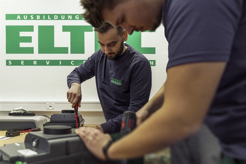 Eltec Service GmbH: Arbeiten in der Azubiwerkstatt