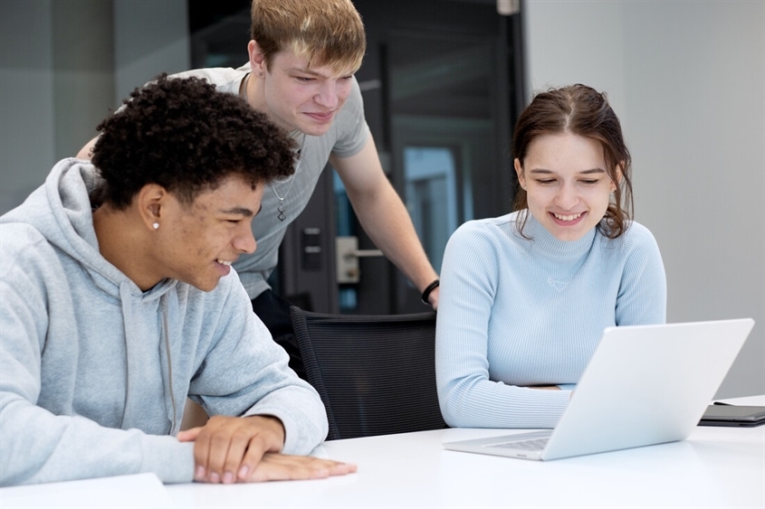 Arnold Jäger Holding GmbH Bild 1 Arnold Jäger Holding GmbH Bild 1