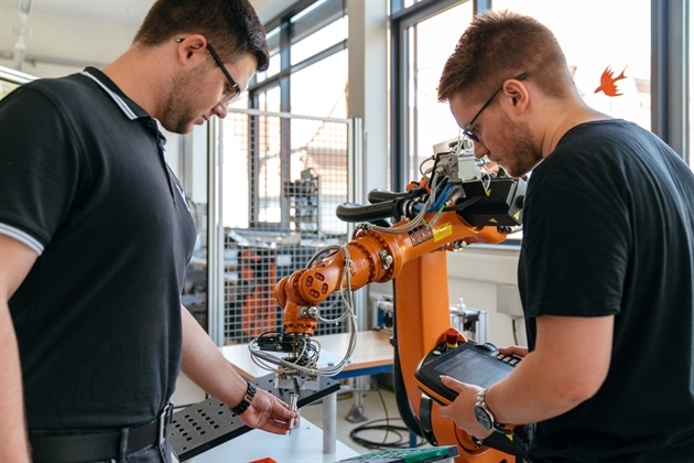 Duale Hochschule Gera-Eisenach: Labor mit Robotik