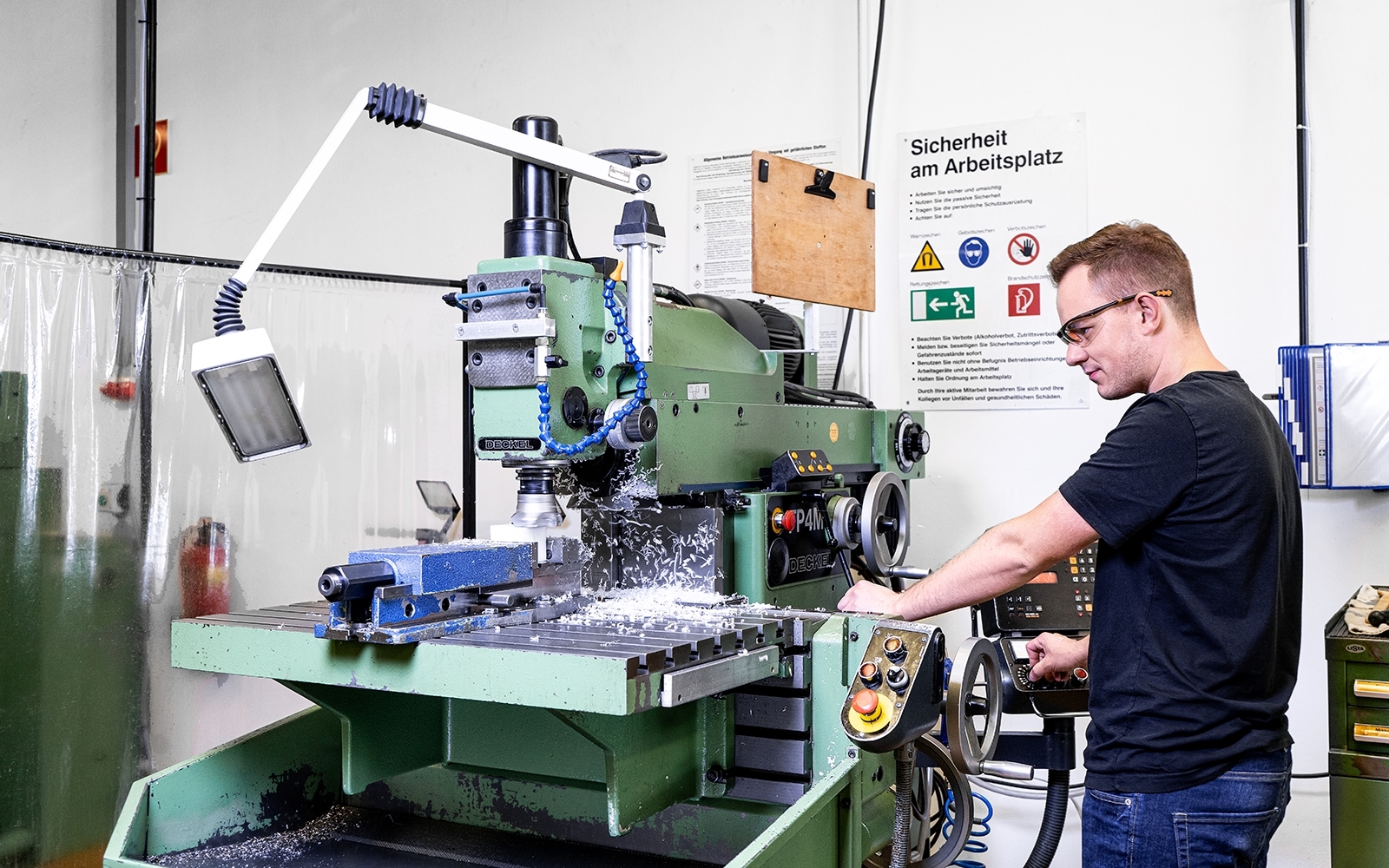 KE Elektronik GmbH Bild 4
