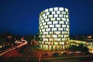 zeb.rolfes.schierenbeck.associates gmbh: Der zeb.tower in Münster bei Nacht