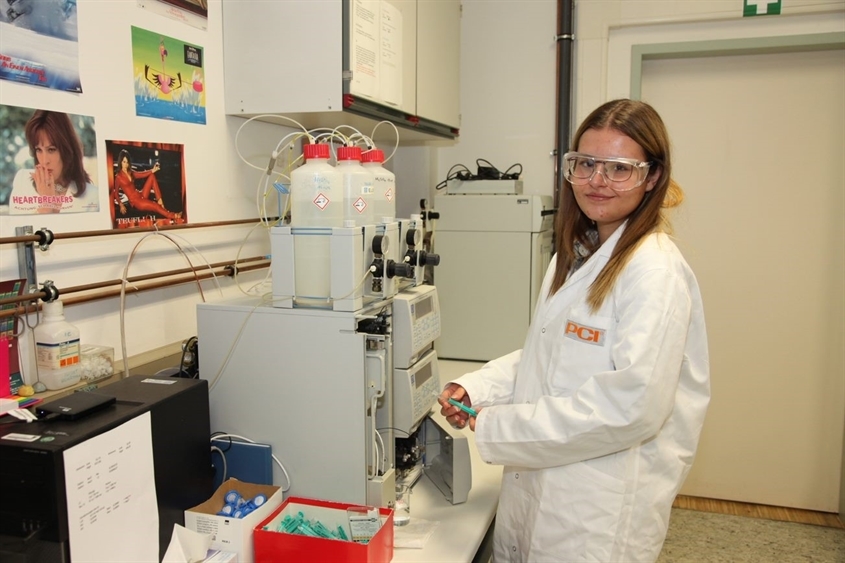 PCI Augsburg GmbH: Pauline (20) macht eine Ausbildung zur Chemielaborantin