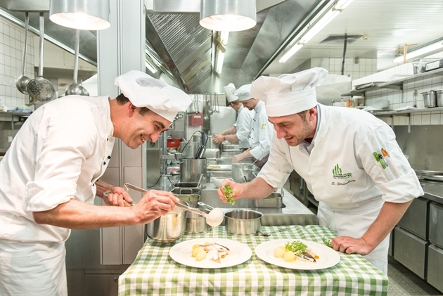 Hotel Vier Jahreszeiten am Schluchsee: Das Küchenteam zaubert aus besten Zutaten ideenreiche Kreationen