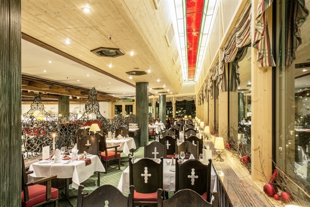 Hotel Vier Jahreszeiten am Schluchsee: Das große Panorama Restaurant